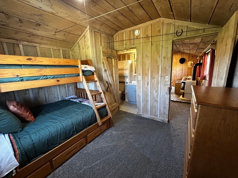 Building Photo - 810 Watt Canyon Rd