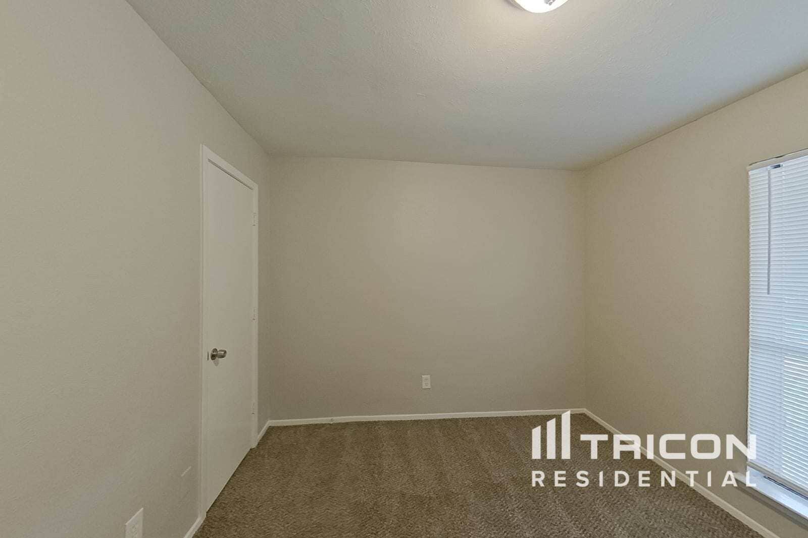 Building Photo - 2507 Arapaho Dr