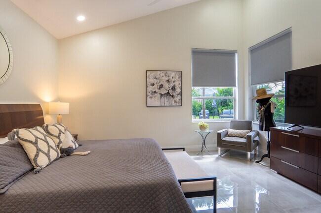 Building Photo - 6670 NW 27th Ave