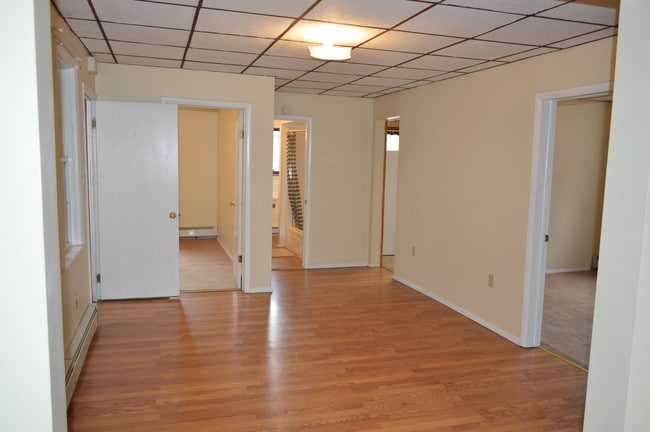 Building Photo - 211 S Main St