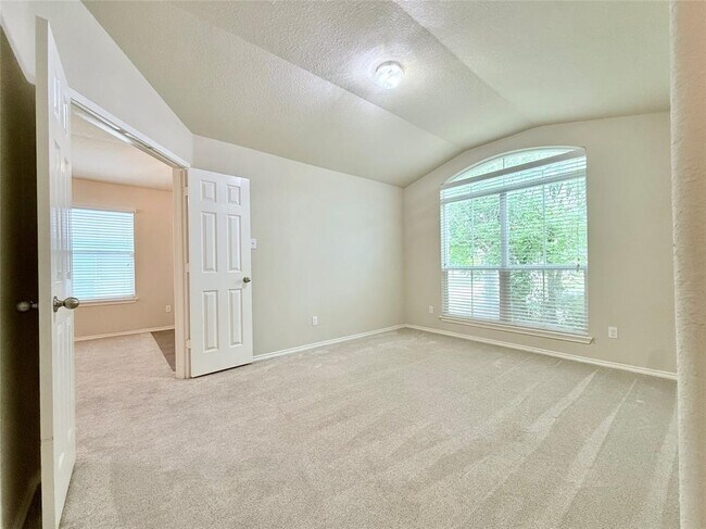 Building Photo - 314 Comal Run