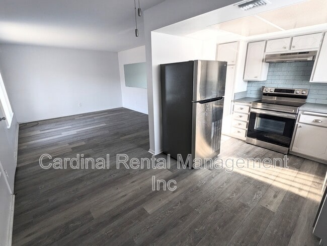Building Photo - 917 Cabrillo Dr