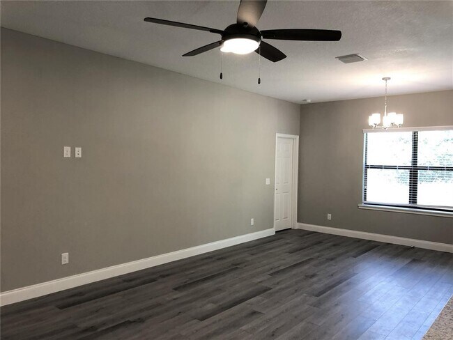 Building Photo - 957 Deming Dr