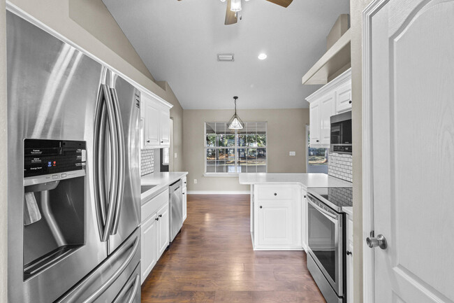 Building Photo - 1895 Everglades Dr