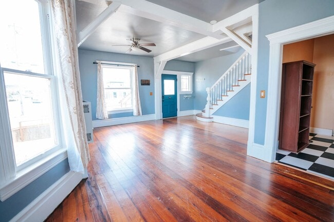 Building Photo - Charming 3-Bedroom Victorian Home in the H...