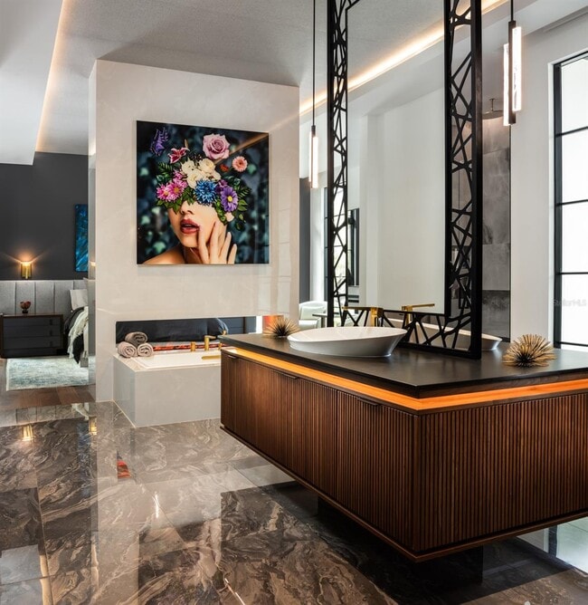 Building Photo - 1221 Richmond Rd