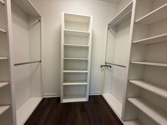 Building Photo - 3200 W Community Dr