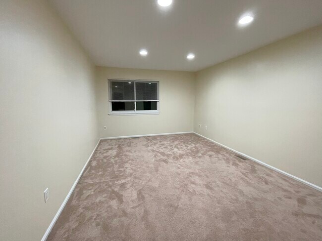 Building Photo - 86 Teal Ct