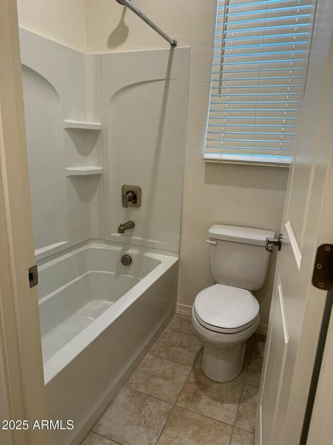 Building Photo - 5526 N 107th Ln