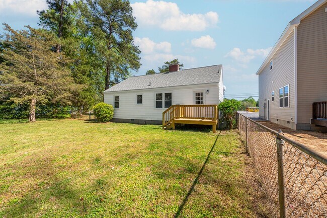 Building Photo - Call Sabrina Thomas at 757-767-0767 for more information