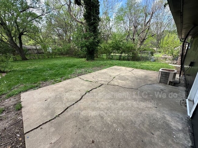 Building Photo - 10812 Newton Ave