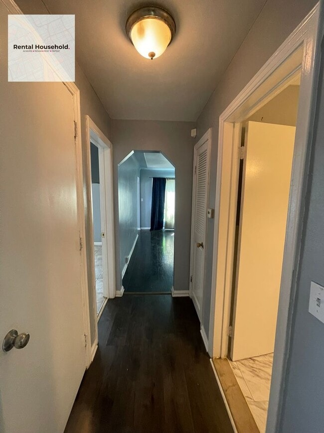 Building Photo - Cozy 3-Bedroom Bungalow for Rent: A Perfect Place to Call Home (SECTION 8-Preferred)