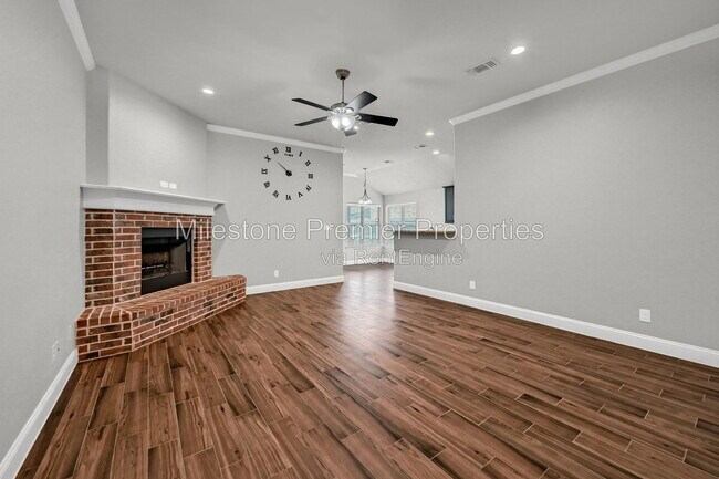 Building Photo - 3418 Ballam St