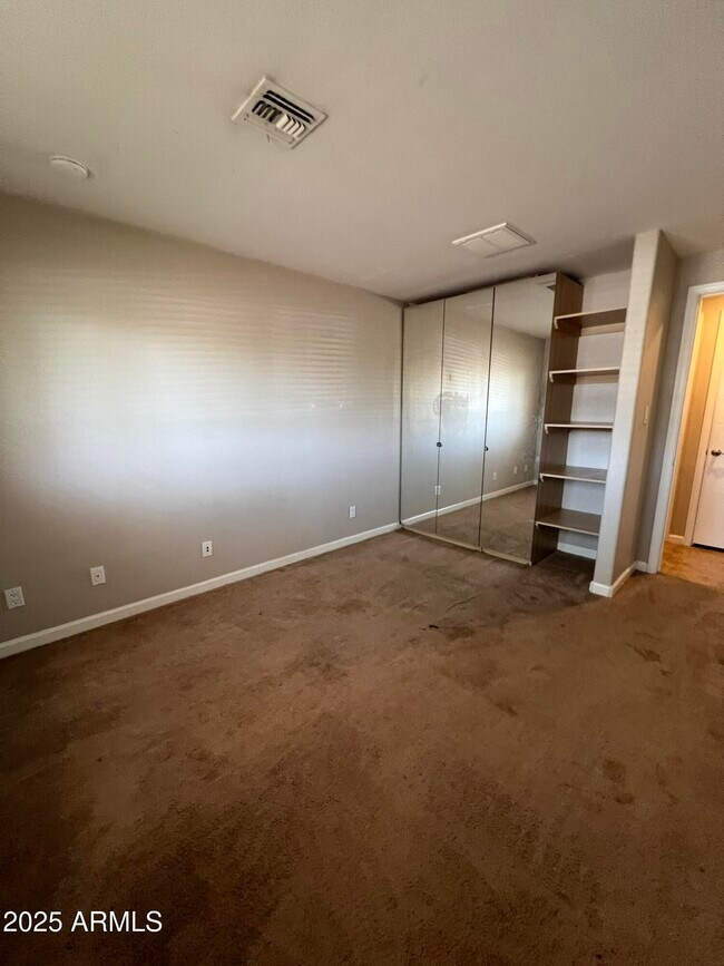 Building Photo - 233 E Huntington Dr