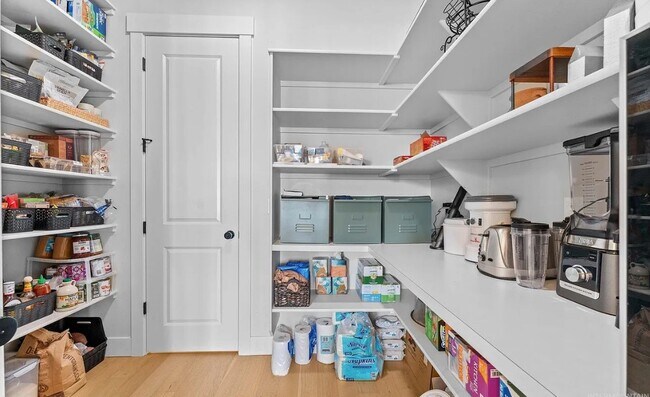 Building Photo - 6580 Sage Basin Way