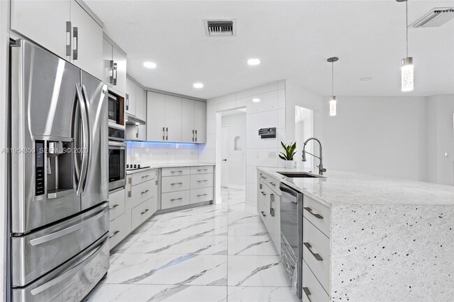 Building Photo - 6357 Brava Way