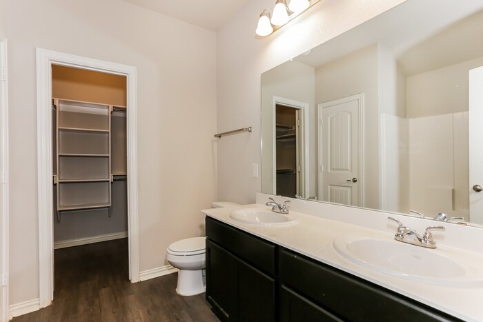 Building Photo - 9021 Curacao Dr