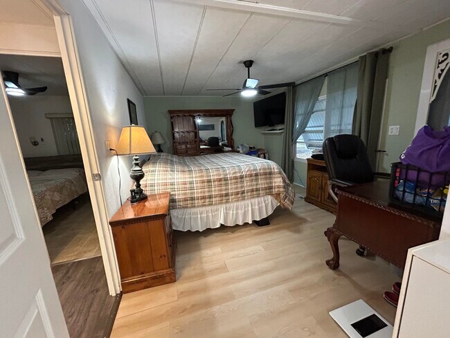 Building Photo - 12375 S Military Trl