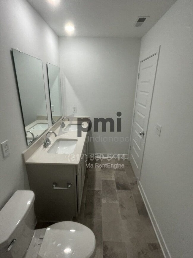 Building Photo - 10819 Gate Cir