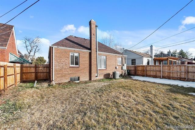 Building Photo - 3085 Clermont St