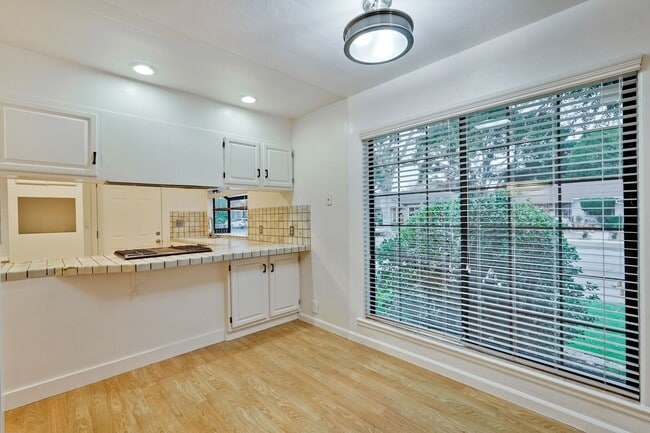 Building Photo - Welcome Home!!! - Great Location, Near Val...