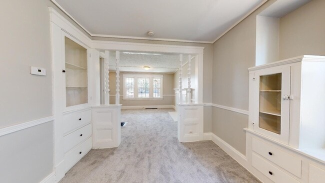 Building Photo - Old Brooklyn - 3 Bedroom Single Family Home