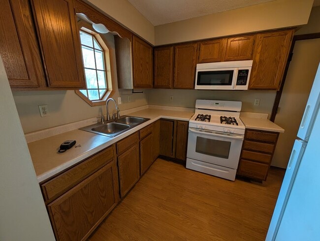 Building Photo - Elk River 3bd 2ba House For Rent