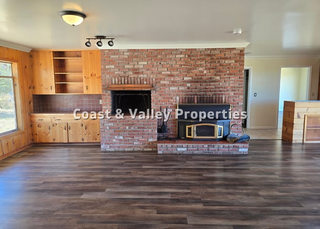 Building Photo - River Road Property for RENT!!!