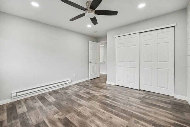 Building Photo - Spacious 1 Bed 1 Bath in the heart of Aurora! LEASING SPECIAL!!