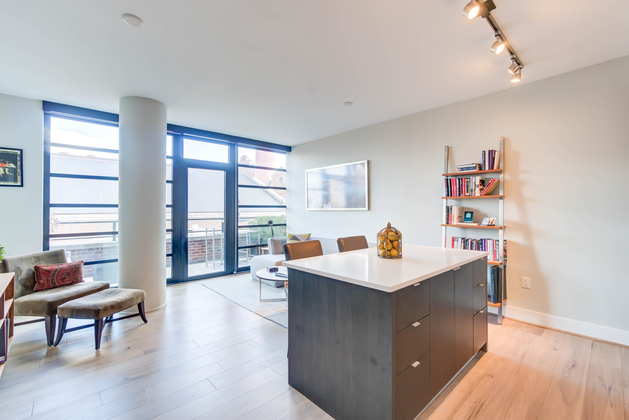 Building Photo - 1300 4th St SE