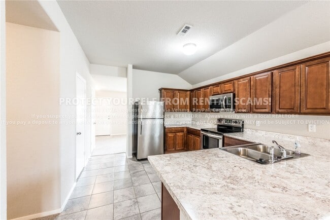 Building Photo - 5079 W Claxton Cir