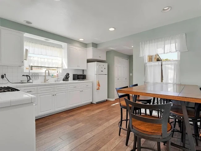 Primary Photo - 227 Valle Vista Ave