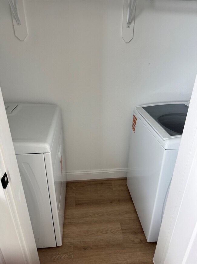 Building Photo - 6350 Culberson St