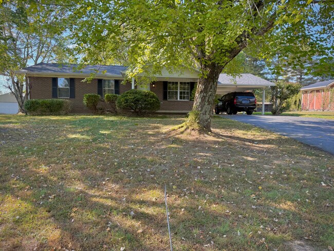 Building Photo - 597 Bluebird Dr