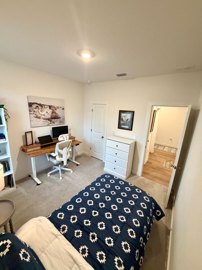 Building Photo - 6266 Buckthorn Cir