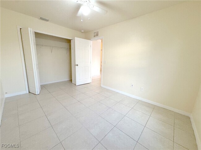 Building Photo - 411 Nicholas Pkwy W