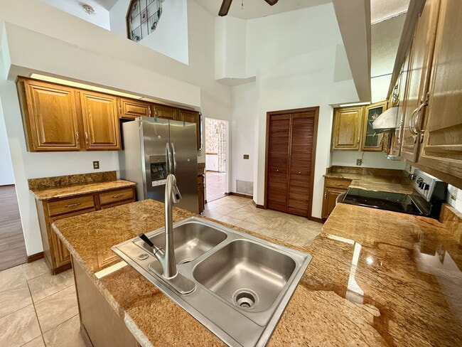 Building Photo - 124 Estates Cir