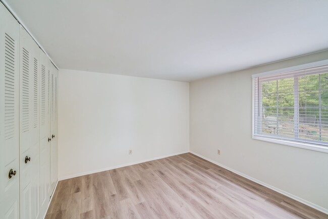 Building Photo - Fully Renovated 2BR Home with New Deck & L...