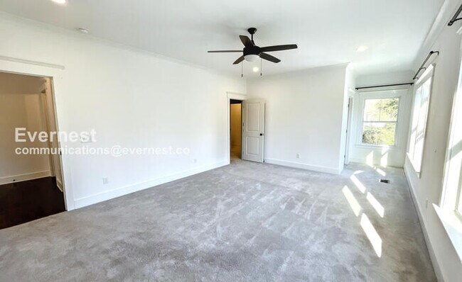 Building Photo - 174 Lynda Cir