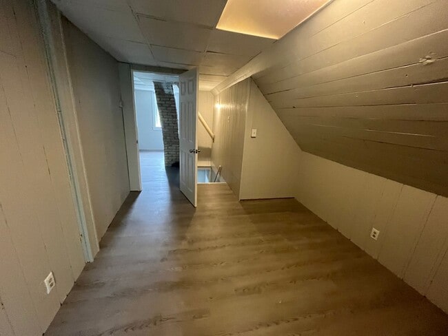 Building Photo - 2901 S 43rd