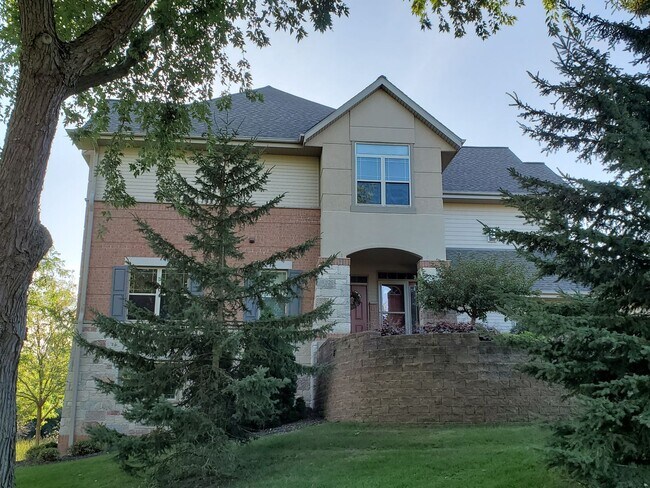 Building Photo - 18825 Eagle Dr