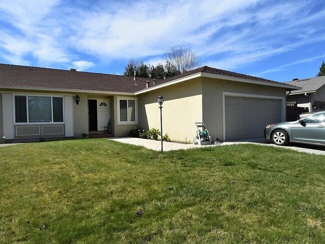 Primary Photo - 4407 Jonquil Dr