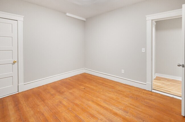 Building Photo - 15 Mendon St