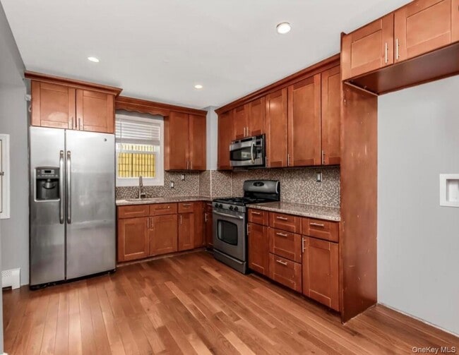 Building Photo - 4-08 B 45 St