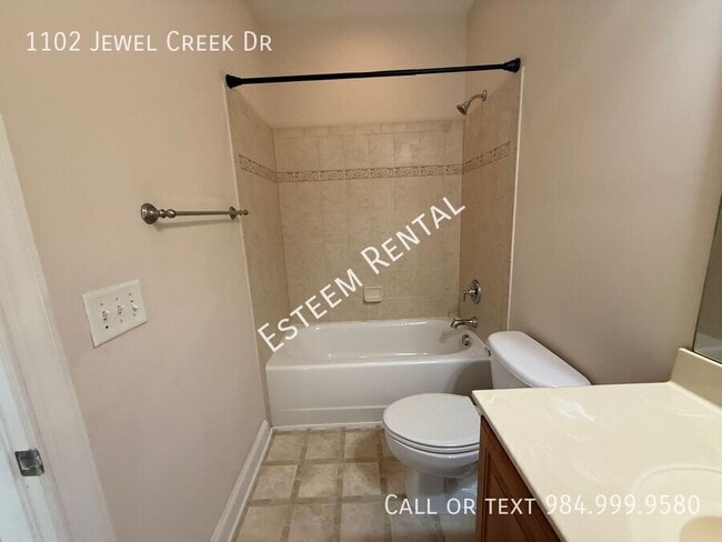 Building Photo - 1102 Jewel Creek Dr