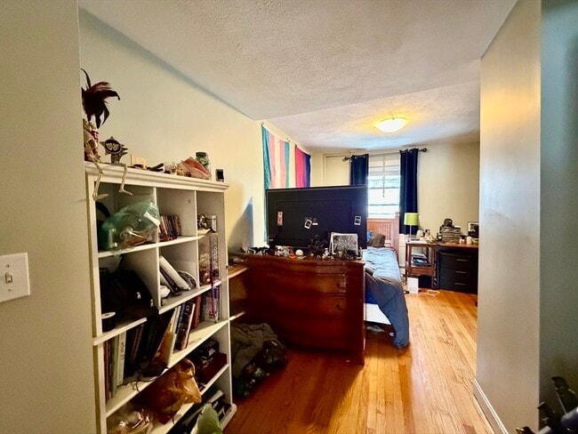 Building Photo - 274 Newtonville Ave