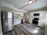 Building Photo - 36 Roxbury St