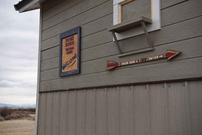 Building Photo - 759 MT-2