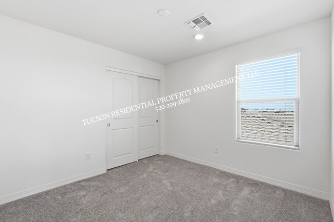 Building Photo - 7842 S New Strike Way