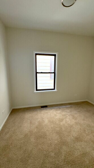 Building Photo - 5344 S Carpenter St